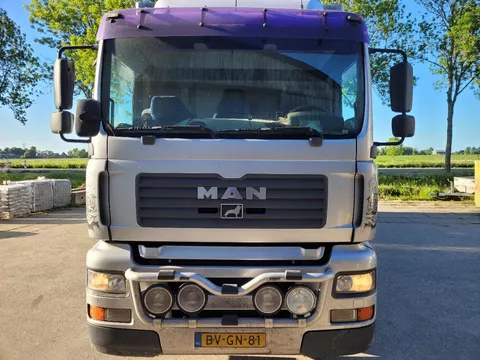 MAN