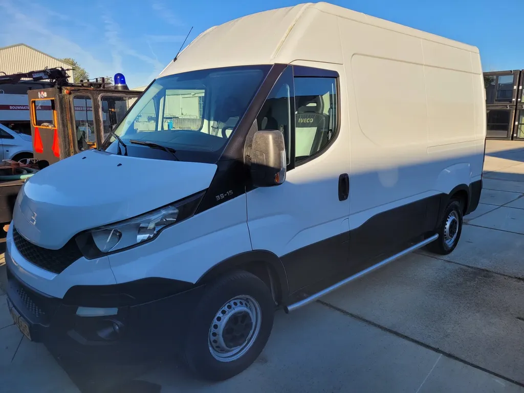 Iveco 35S15 IS35SC2AA